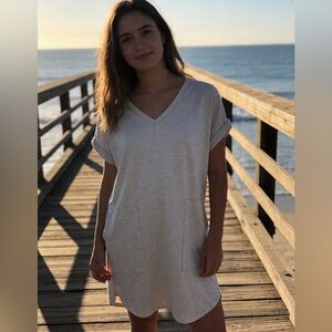 Lou & Grey | Women’s Cream V-Neck T-Shirt Dress with Pockets | S